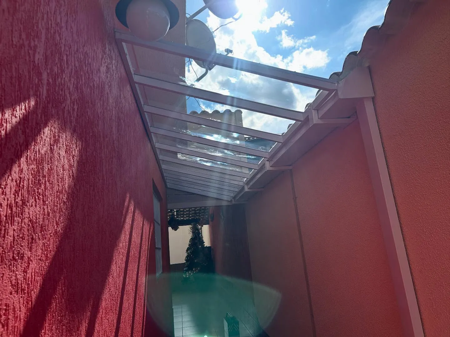 Toldo residencial moderno