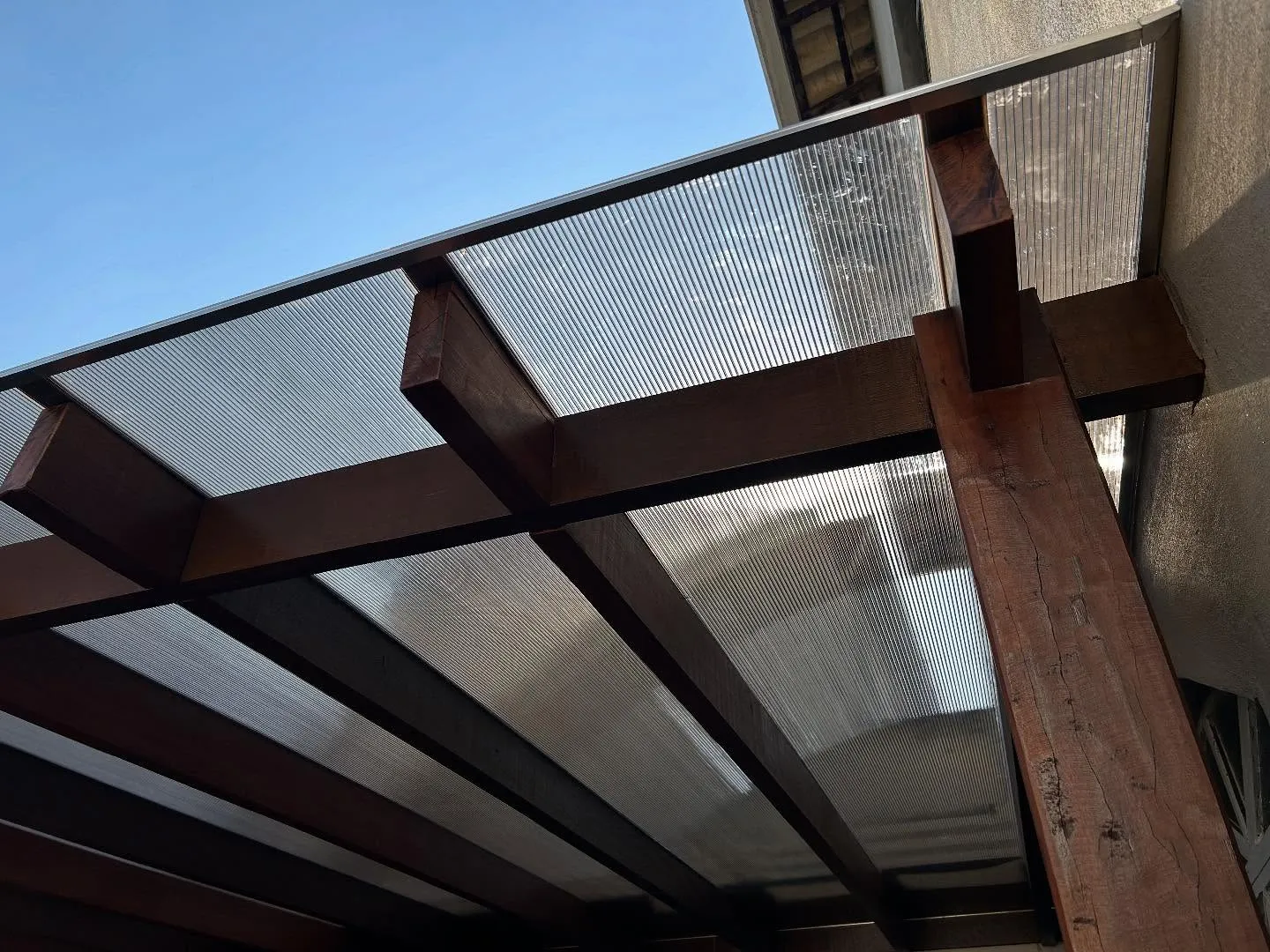 Detalhes da estrutura em policarbonato